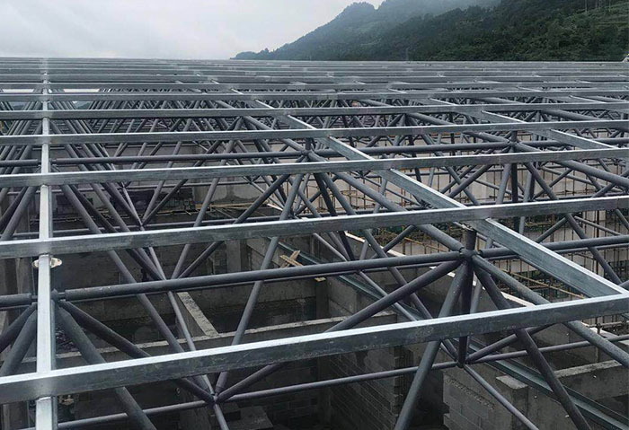 利川仁怀冠英学校艺体楼网架